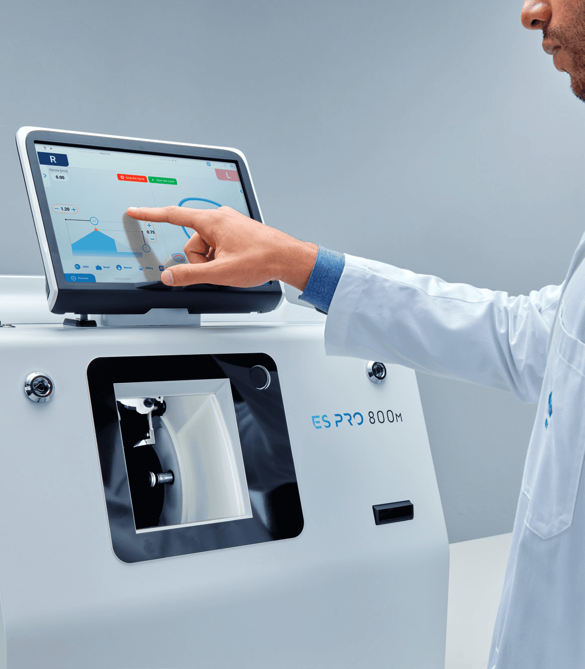 ממשק מגע של ES PRO — מכשיר ליטוש Essilor Instruments
